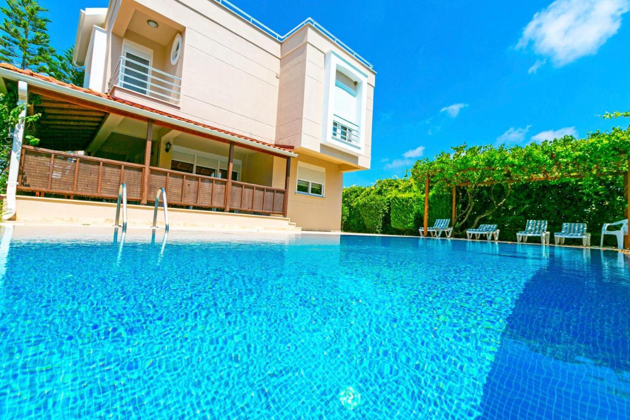 Paradise Town Villa Royal 100 Mbps Free Wifi 베렉 외부 사진